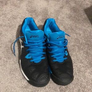 ASICS tennis shoes